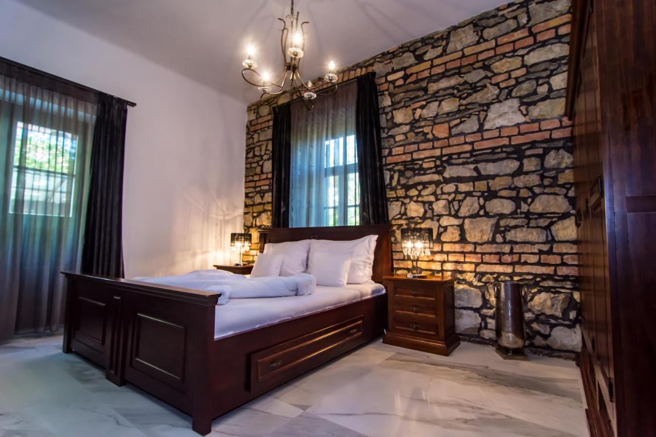 Boutique Hotel Annuska Balatonfured Luaran gambar