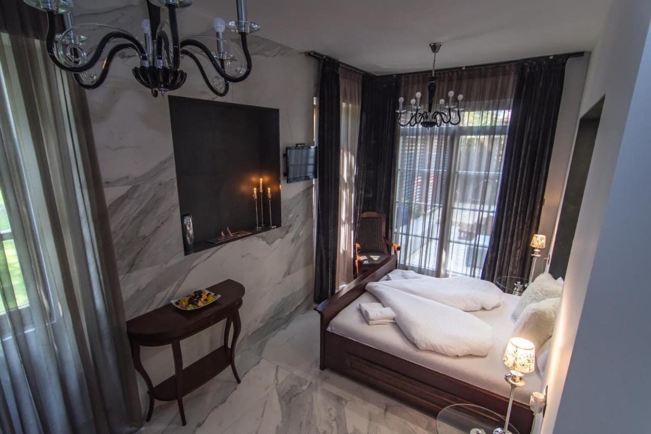 Boutique Hotel Annuska Balatonfured Luaran gambar