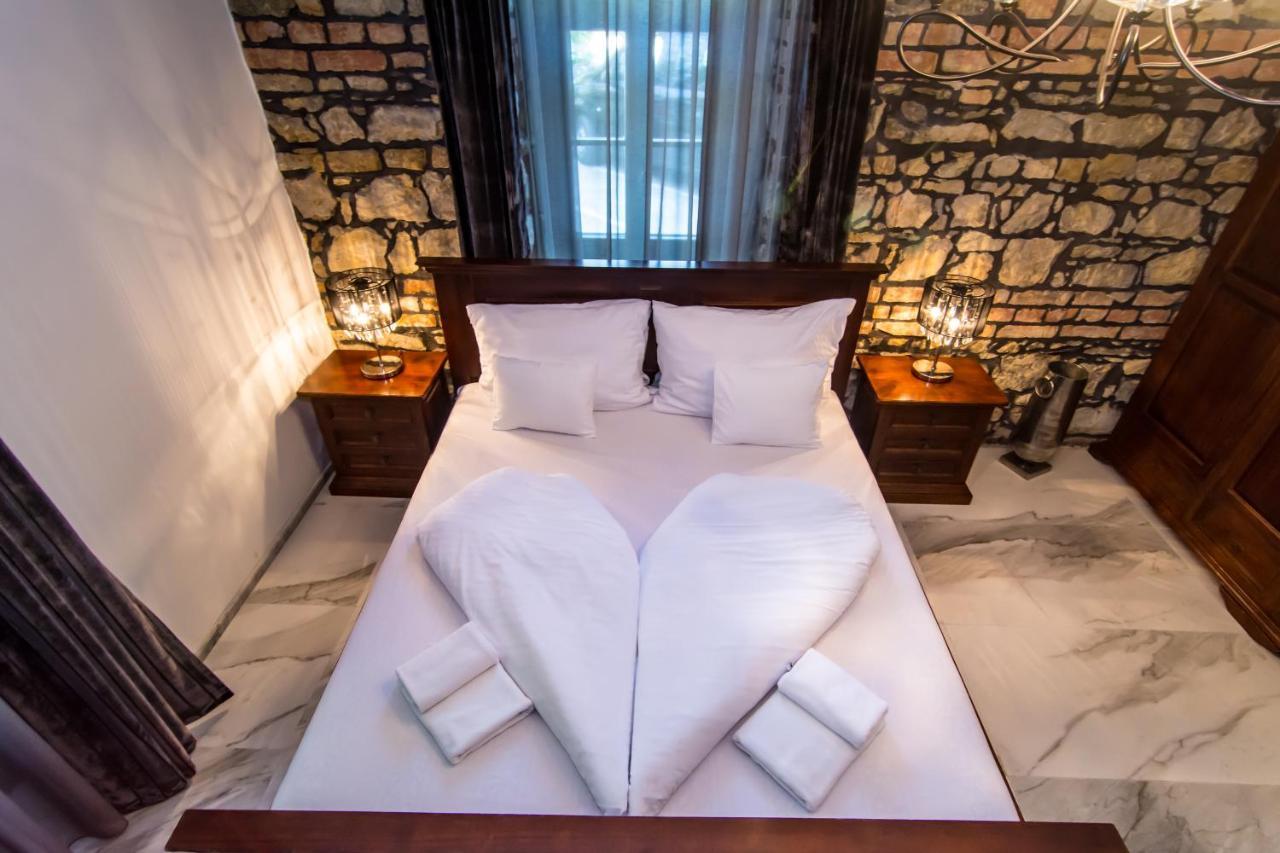 Boutique Hotel Annuska Balatonfured Luaran gambar